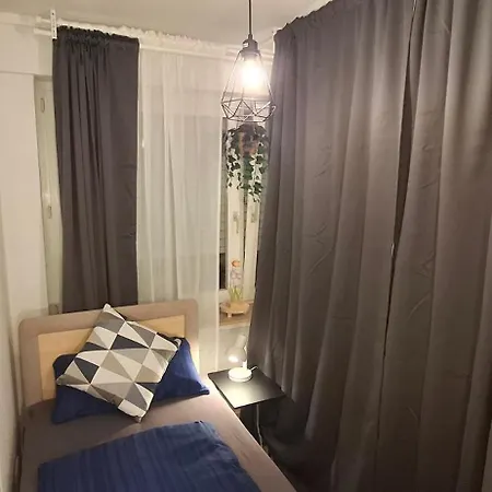 Apartment Stay-at-aj Homes Mit Komplett Ausgestatteter Küche, Balkon, 8 Hotel-boxspringbetten In 4 Schlafzimmern&schlafsofa Sowie Kostenlos Inklusive Bettwäsche, Handtücher, Verbrauchsartikel, Parkplatz, Wifi&smarttv *